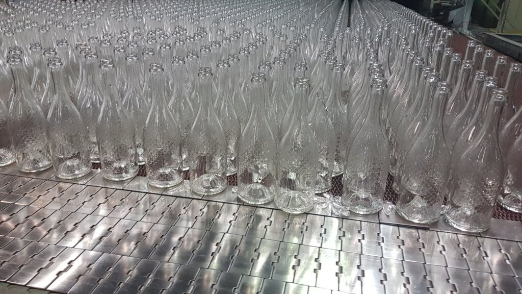 milliers de bouteilles en verre - fabrication