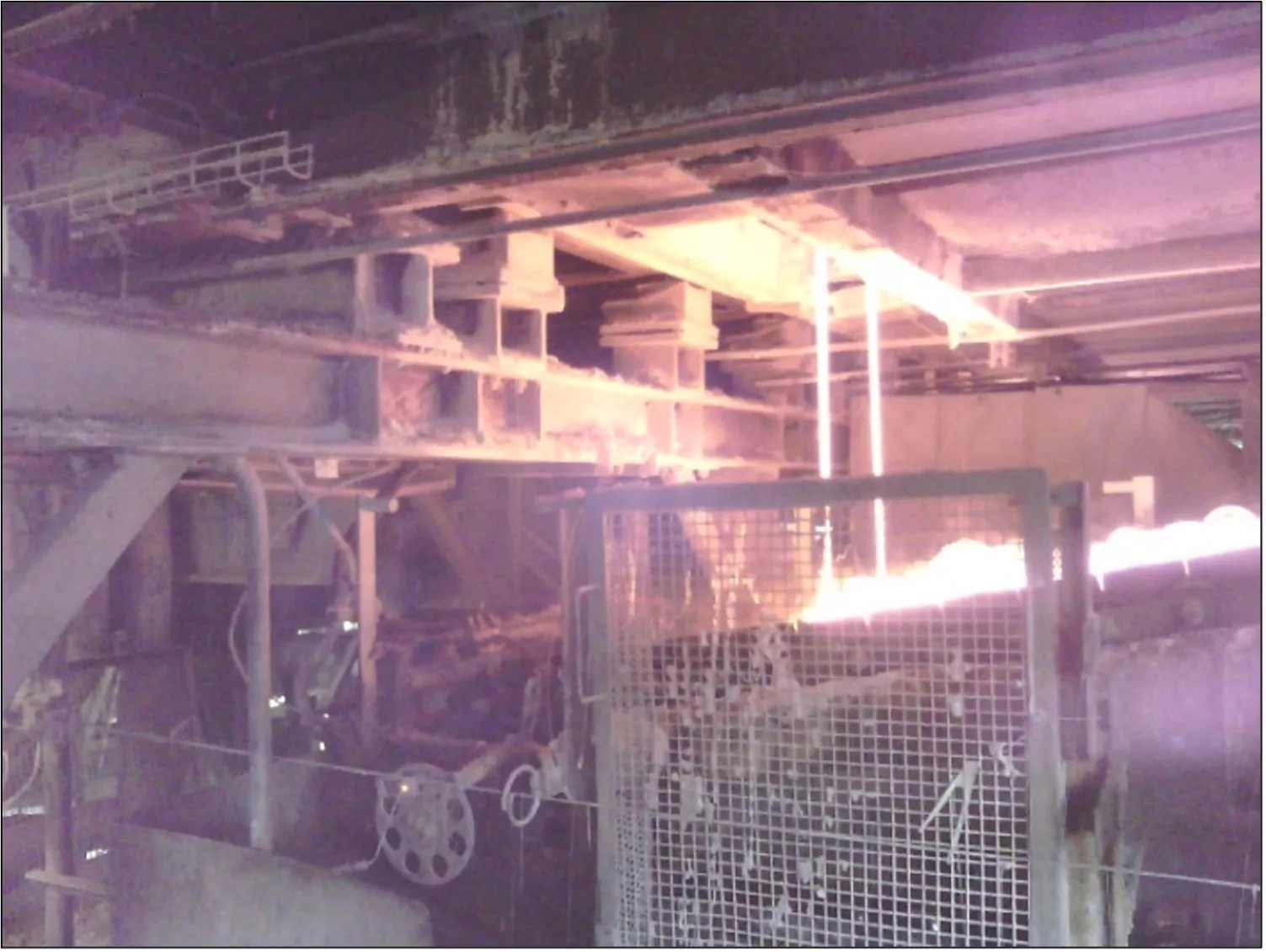 Imagen térmica de las vigas metálicas en torno a la colada