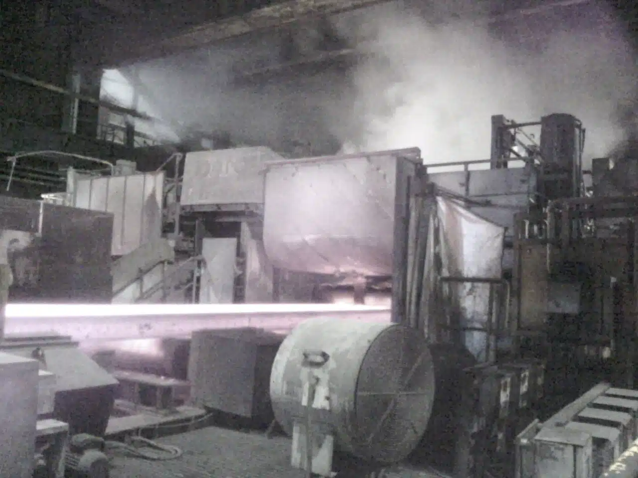 Imagen de cámara térmica de un planchón a la salida